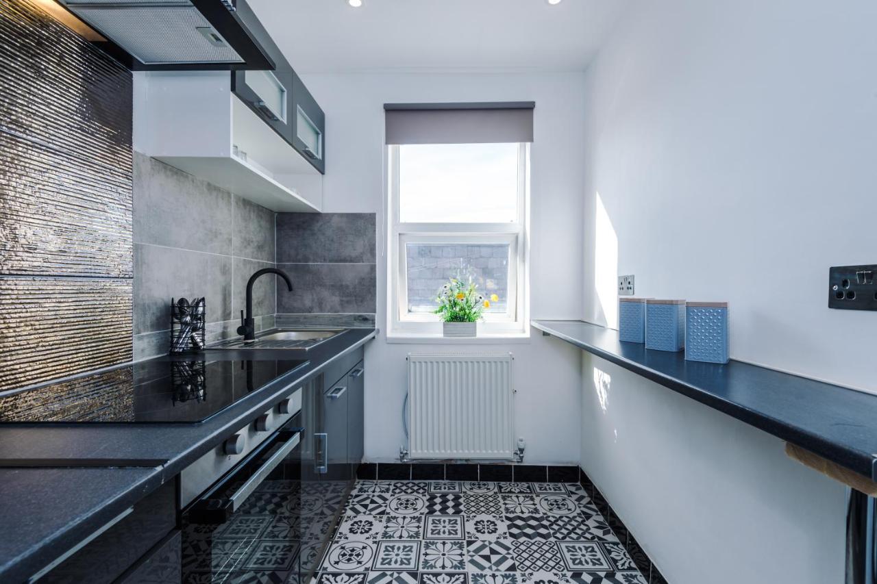 Empire Blackpool Apartments - George St エクステリア 写真